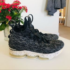 Nike LeBrons Sneakers